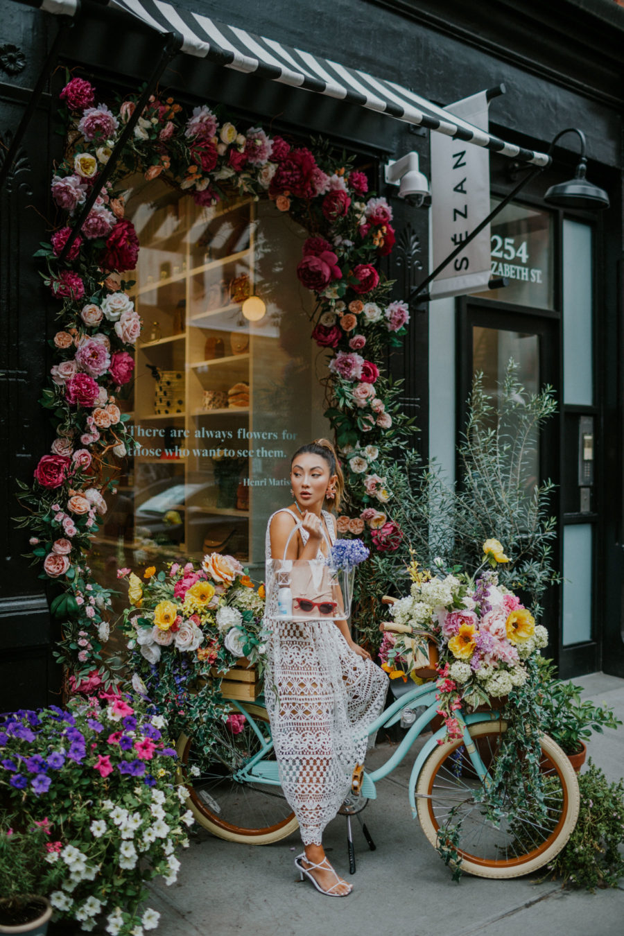 My Best Tips for Feeling Confident with Secret Invisible Shield Deodorant // White Lace Dress, Transparent Tote, Clear Handbag, Summer Style, Top NYC Blogger // Notjessfashion.com