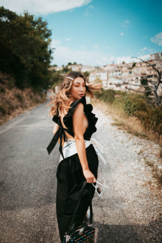 HOW TO WEAR A BARRETTE