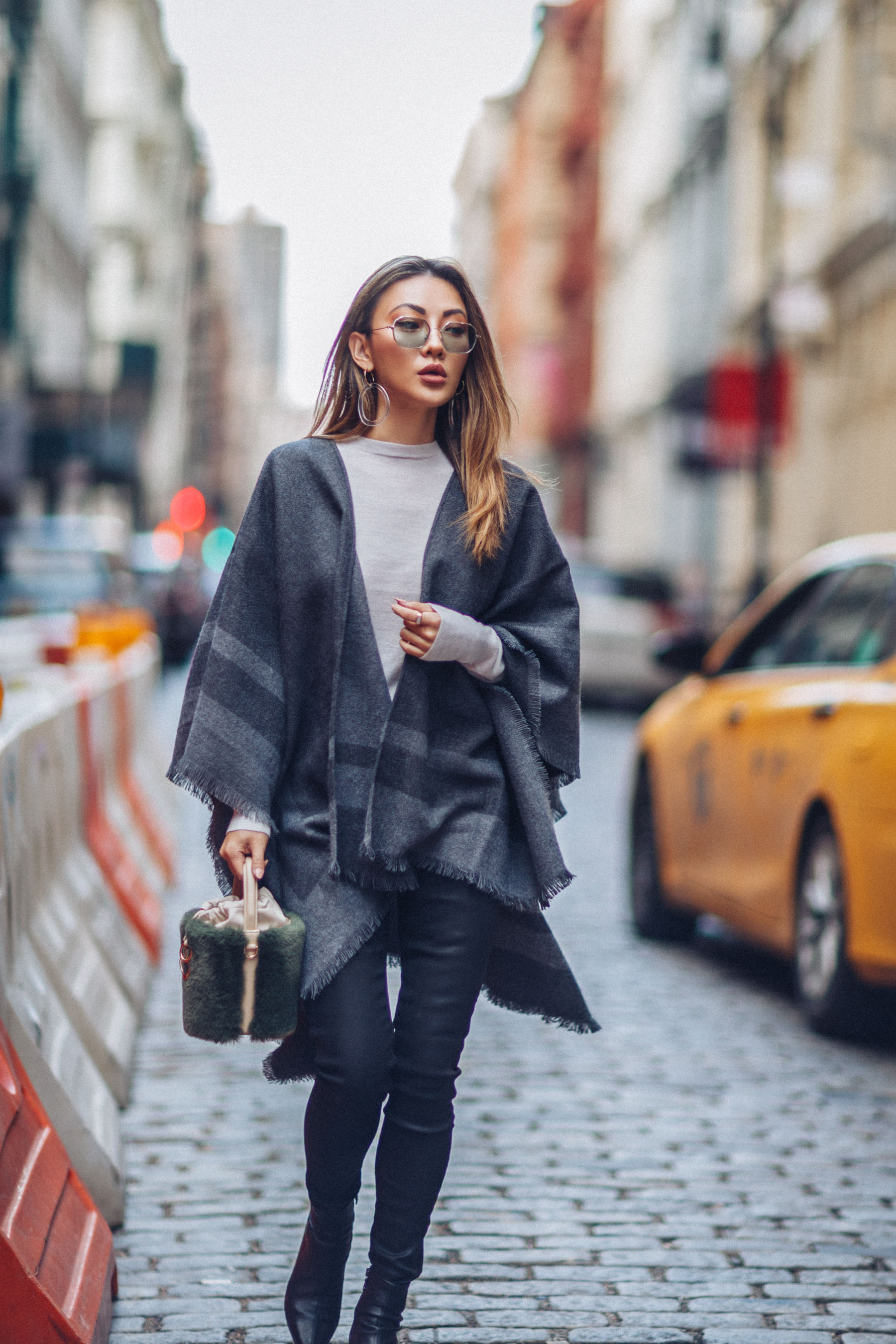 What to Wear to NYC in the Fall - Reiss Jumper, Reiss Poncho, Classic Fall Trends // Notjessfashion.com