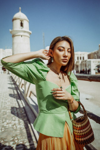 HOW TO LAYER NECKLACES LIKE A FASHION PRO