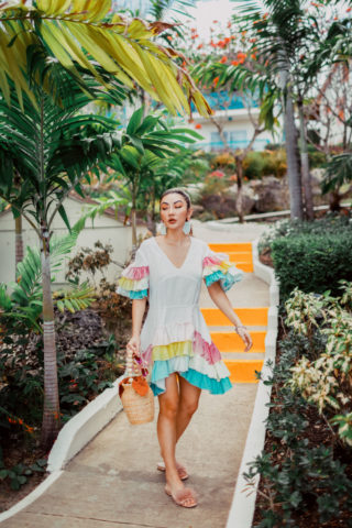 THE ULTIMATE TROPICAL VACATION PACKING LIST