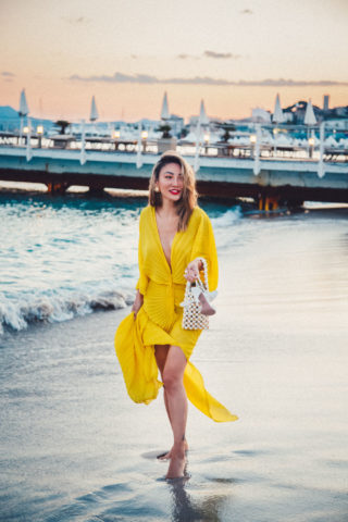 HERE’S HOW TO WEAR A DRESS WITHOUT A BRA