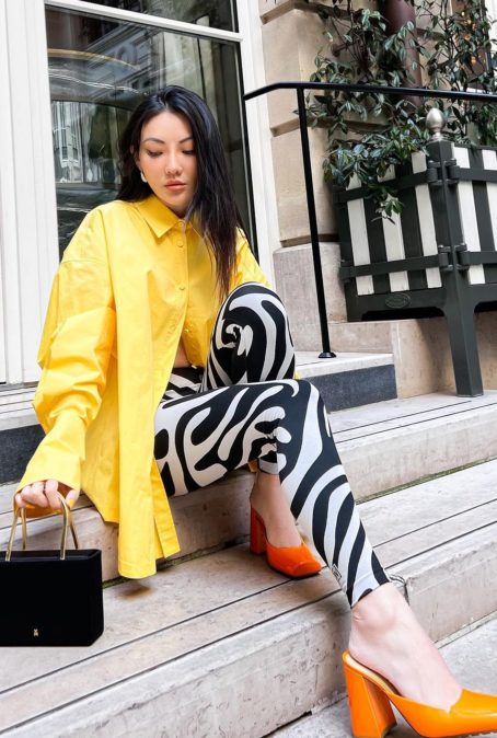 CHIC WARDROBE STAPLES EVERY NEW YORKER OWNS
