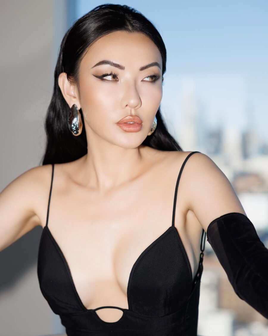 Jessica Wang fuller lips beauty tips // Jessica Wang - JessicaWang.com